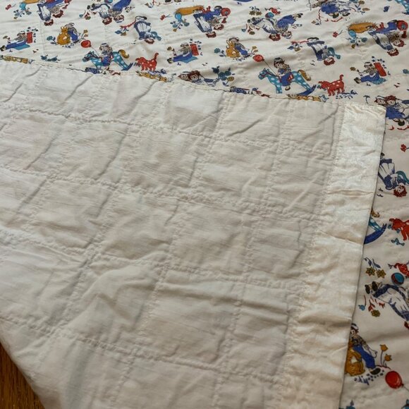 1970s VTG Handmade Baby Quilt Raggedy Ann Andy Toy Animal Rocking Horse Print - Picture 3 of 4